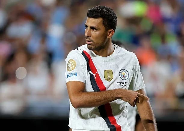 Rodri Weighs Manchester City Contract Renewal Against Potential Real Madrid Transfer